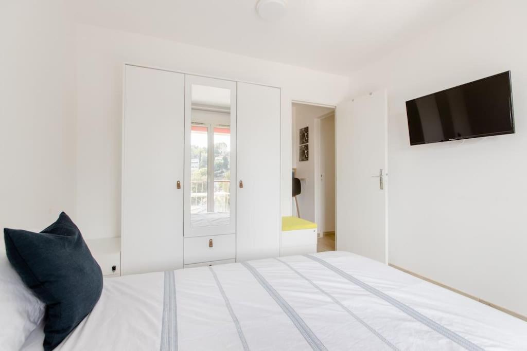 Private Room In Renovated Apartment - Tram 1 Min Walk Nizza Exterior foto