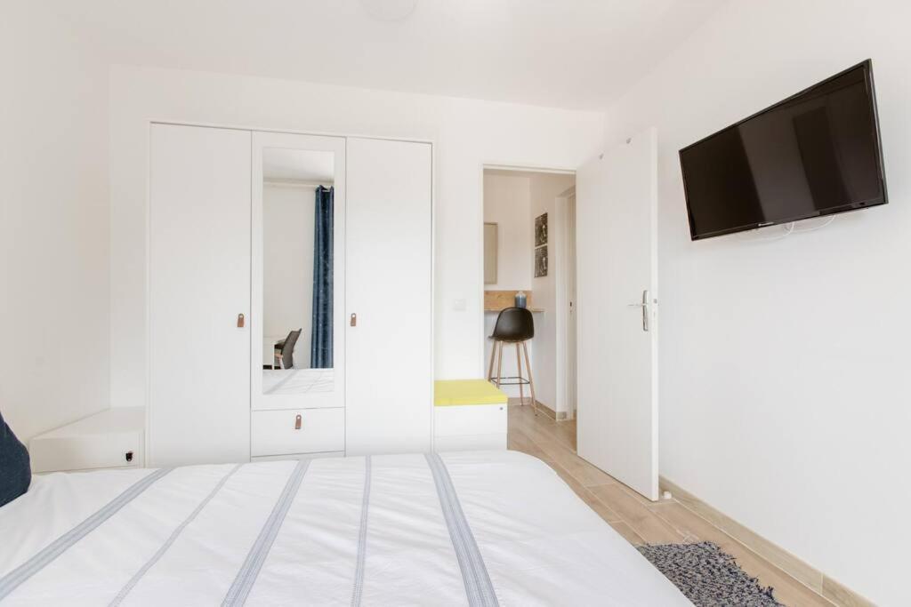 Private Room In Renovated Apartment - Tram 1 Min Walk Nizza Exterior foto