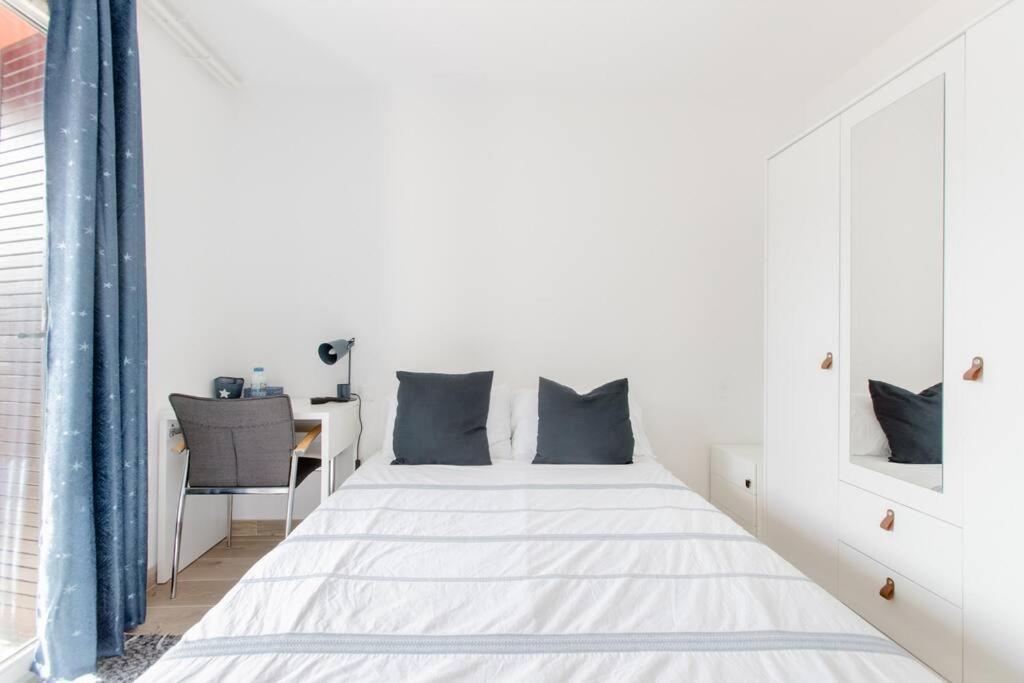 Private Room In Renovated Apartment - Tram 1 Min Walk Nizza Exterior foto